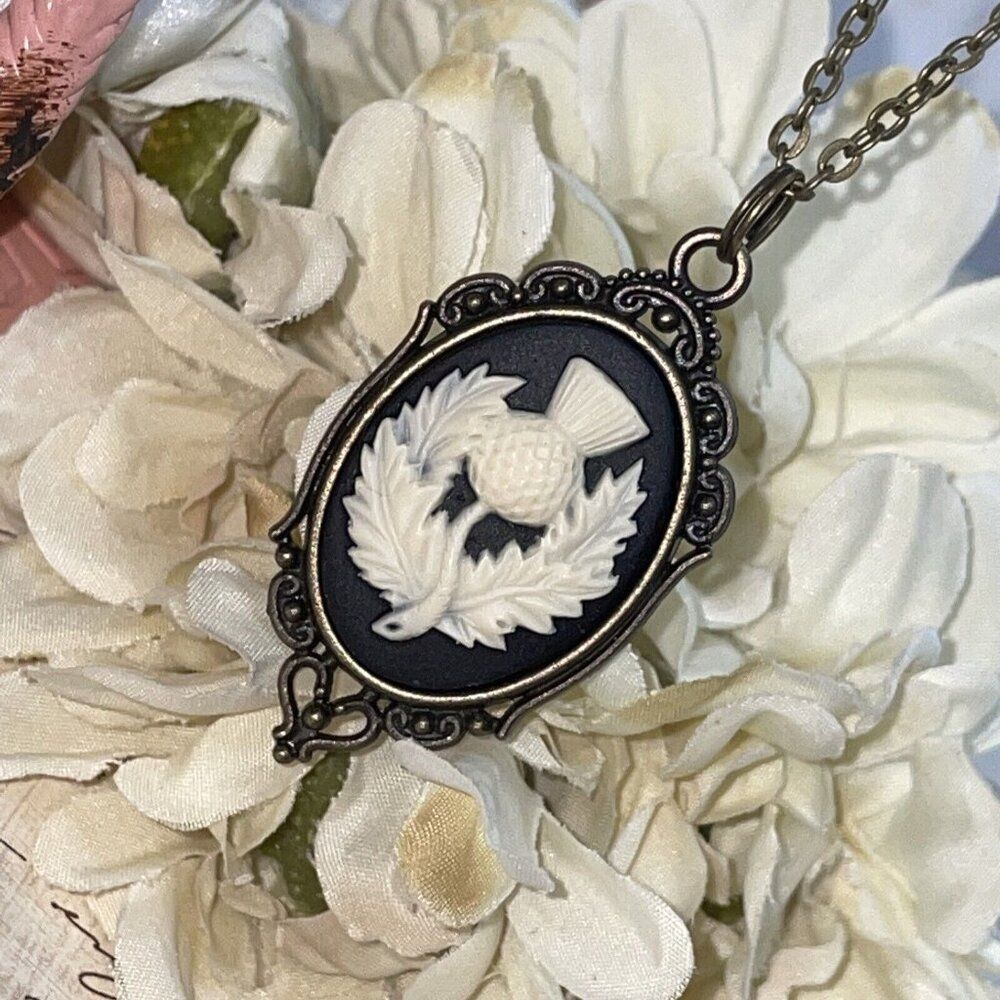 Antique Gold Irish Thistle Celtic Heart Wedding Party Birthday necklace Cameo